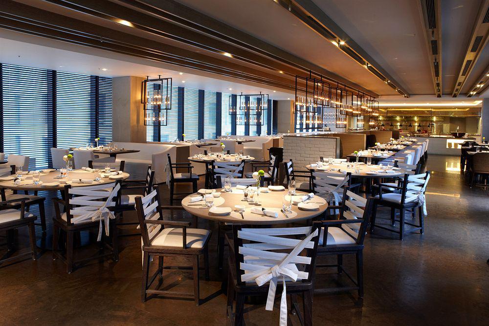 Humble House Taipei, Curio Collection By Hilton Hotel Buitenkant foto Interior of the restaurant