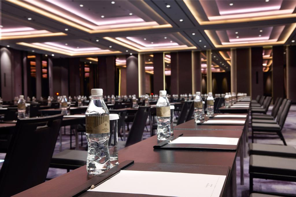 Humble House Taipei, Curio Collection By Hilton Hotel Buitenkant foto Meeting room