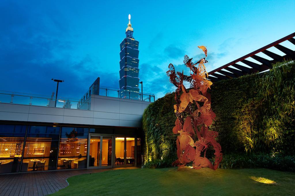 Humble House Taipei, Curio Collection By Hilton Hotel Buitenkant foto The rooftop garden of the hotel